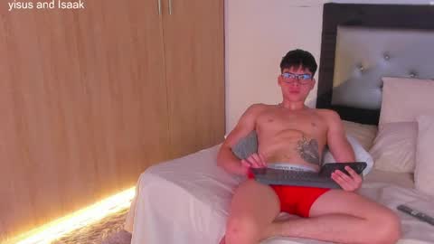 Snapshot of handsome_boys69 chatting on 04.12.26 handsome_boys69 online show from 04.12.26