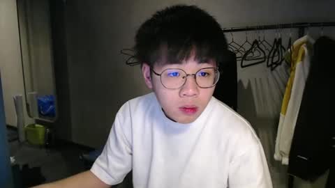 handsome_mannn online show from 12.21.24