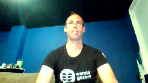 handsomeguy4ever online show from 10.05.25