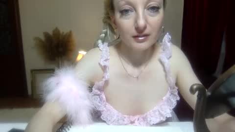 Ada Adelaida online show from 03.04.25