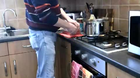 Snapshot of handz2 chatting on 02.23.26 handz2 online show from 02.23.26