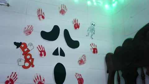 Snapshot of hankalanna chatting on 10.23.25 Hank alanna online show from 10.23.25