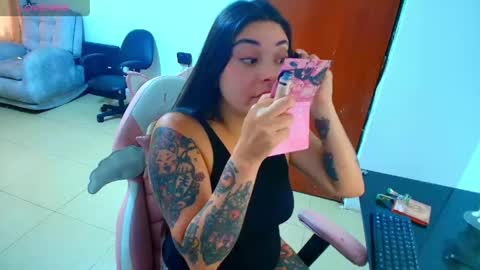 Snapshot of hanna__11_ chatting on 05.27.26 Hanna online show from 05.27.26