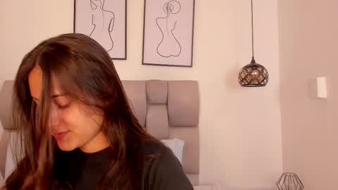 hanna__evans_ online show from 10.21.25