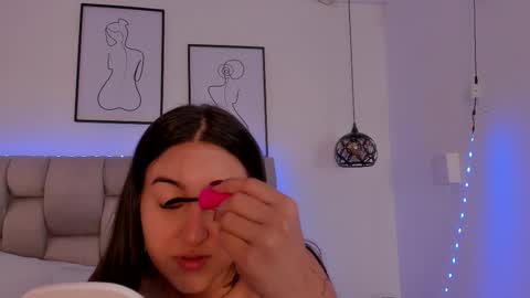 hanna__evans_ online show from 01.11.26