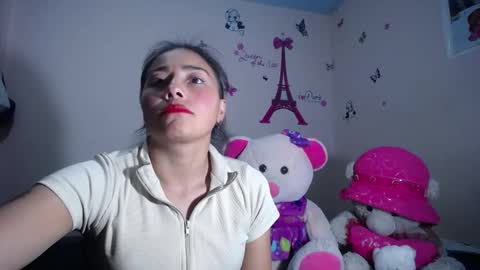 Snapshot of hanna_girl21 chatting on 11.29.25 HANNA online show from 11.29.25