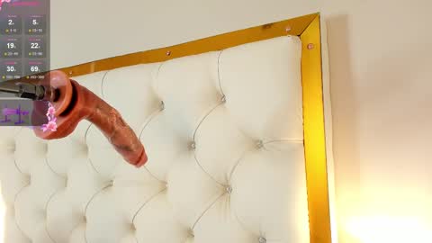 Snapshot of hanna_kiim chatting on 02.25.25 online show from 02.25.25