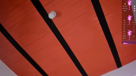 Snapshot of hanna_kiim chatting on 11.05.25 online show from 11.05.25