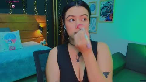 Snapshot of hanna_kimura chatting on 02.12.26 Hanna online show from 02.12.26