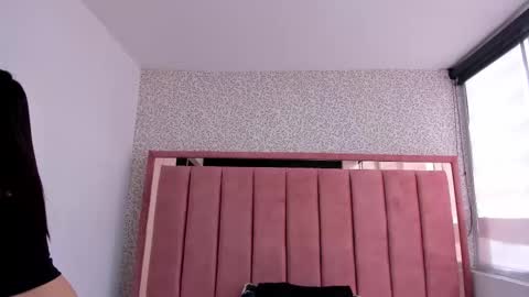 Snapshot of hanna_lee__ chatting on 11.06.25 H A N N A online show from 11.06.25