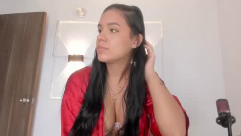 Snapshot of hanna_risso chatting on 06.17.26 HANNA online show from 06.17.26