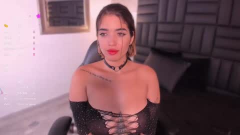 Snapshot of hanna_vasquez chatting on 02.04.25 Hanna online show from 02.04.25