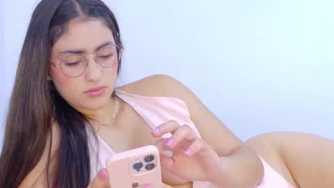 Hanna Connor online show from 12.17.25