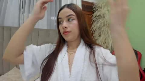 Hannah Brooke online show from 04.08.26