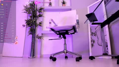 HANNAH HOWELL online show from 02.07.25