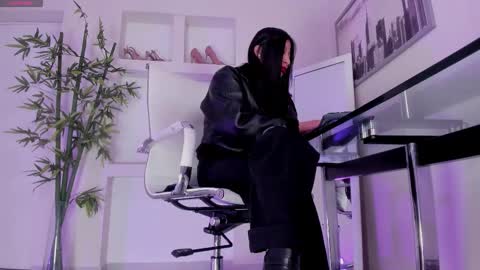 HANNAH HOWELL online show from 01.19.26