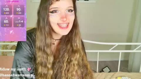 Snapshot of hannah_warren chatting on 12.16.25 Kamila online show from 12.16.25