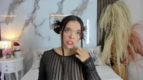 Hannahill69 online show from 12.22.25