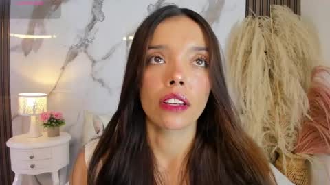 Snapshot of hannahill69 chatting on 05.14.26 Hannahill69 online show from 05.14.26
