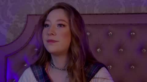 Snapshot of hannahmonttana chatting on 11.17.25 Pearl online show from 11.17.25