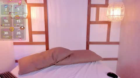 hannahmonttgomery  Help me reach 100 Hands up online show from 10.22.25