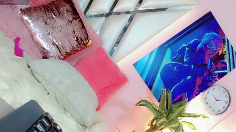 hannahsmit_ online show from 12.22.24