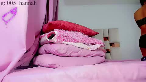 hannahsmit_ online show from 09.20.25