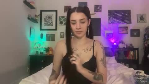 Hannah Taylor online show from 02.03.26