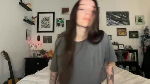 Hannah Taylor online show from 02.07.26