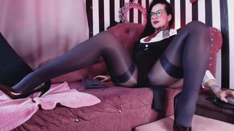 Snapshot of hannalicious4u chatting on 04.29.26 FOLLOW ME INTA MOONXMAFE online show from 04.29.26