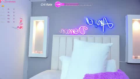 Snapshot of hannapaola chatting on 02.12.25 HannaPaola online show from 02.12.25