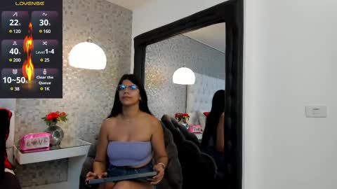 Hanna Slone online show from 02.11.25