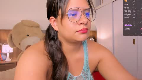 Snapshot of hanny_13 chatting on 02.26.25 taylor live online show from 02.26.25