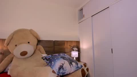 Snapshot of hanny_13 chatting on 02.26.25 taylor live online show from 02.26.25