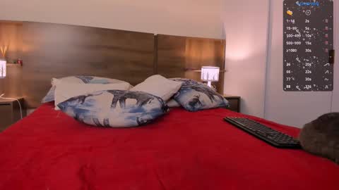 Snapshot of hanny_13 chatting on 03.05.25 taylor live online show from 03.05.25