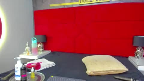 Snapshot of hanny_milf_ chatting on 02.05.25 HANNY online show from 02.05.25