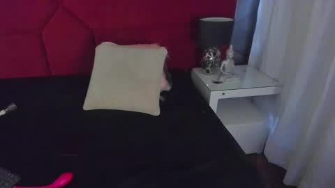 Snapshot of hanny_milf_ chatting on 02.12.25 HANNY online show from 02.12.25