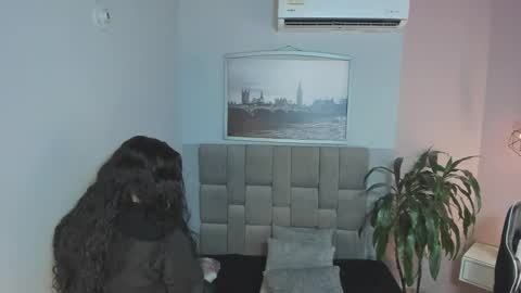 Snapshot of hanny_milf_ chatting on 09.13.25 HANNY online show from 09.13.25