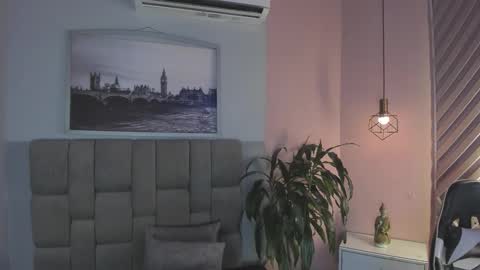 Snapshot of hanny_milf_ chatting on 09.14.25 HANNY online show from 09.14.25