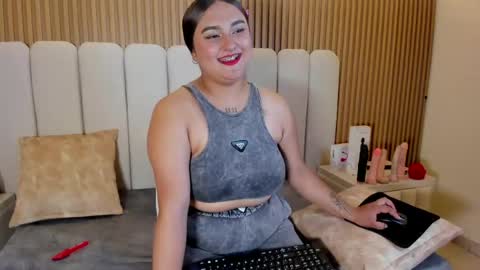 Snapshot of hanny_thomson chatting on 05.23.26 Hanny online show from 05.23.26