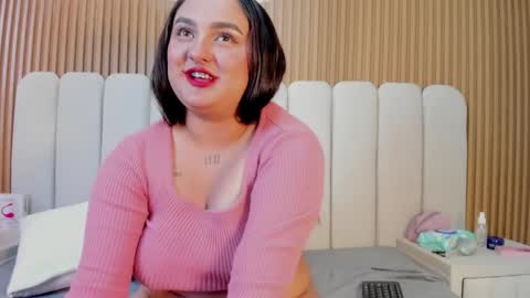 Snapshot of hanny_thomson chatting on 05.26.26 Hanny online show from 05.26.26
