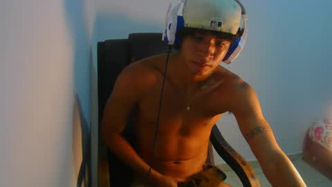Snapshot of hansel_take chatting on 05.14.26 hansel_take online show from 05.14.26