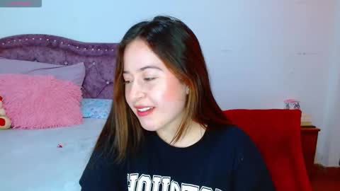 Snapshot of hanssel_tess chatting on 03.25.26 isabella online show from 03.25.26