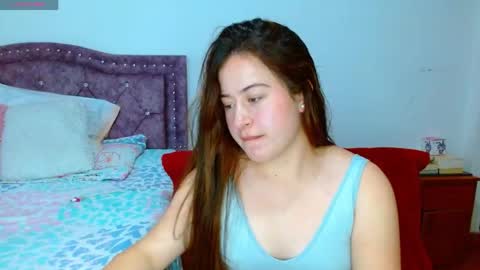 Snapshot of hanssel_tess chatting on 04.21.26 isabella online show from 04.21.26