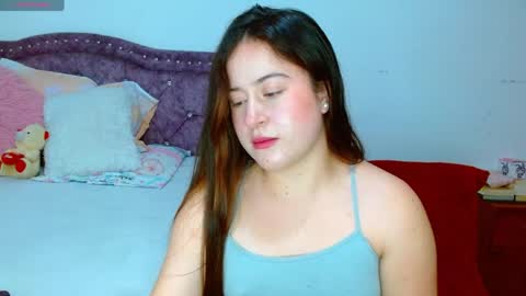 Snapshot of hanssel_tess chatting on 04.24.26 isabella online show from 04.24.26