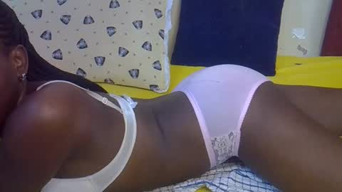 Snapshot of happy_kienyeji chatting on 11.15.25 happy_kienyeji online show from 11.15.25