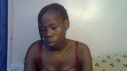 Snapshot of happy_kienyeji chatting on 11.19.25 happy_kienyeji online show from 11.19.25