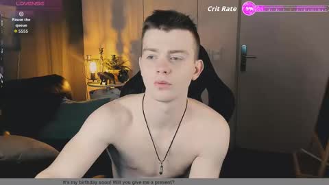 Snapshot of happydeimos chatting on 11.26.25 happydeimos online show from 11.26.25