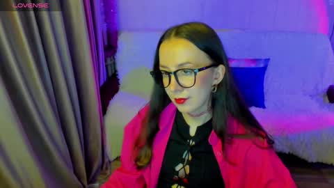 Stephanie online show from 12.19.25