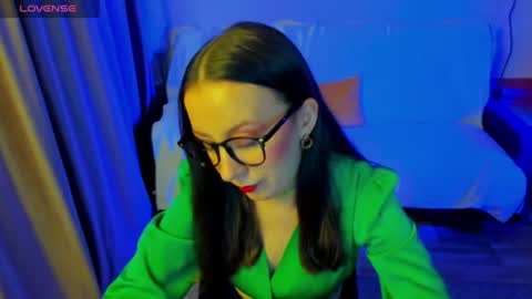 Snapshot of happystephanie chatting on 07.11.26 Stephanie online show from 07.11.26